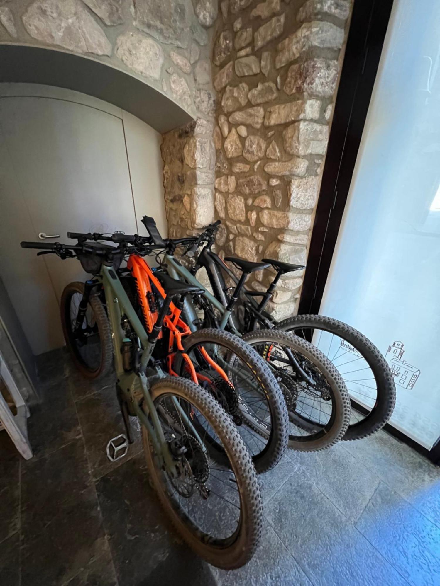 El Castell De La Pobla De Lillet (Adults Only) Villa ภายนอก รูปภาพ