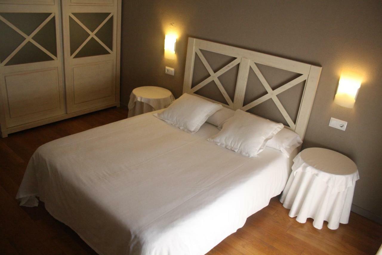 El Castell De La Pobla De Lillet (Adults Only) Villa ภายนอก รูปภาพ