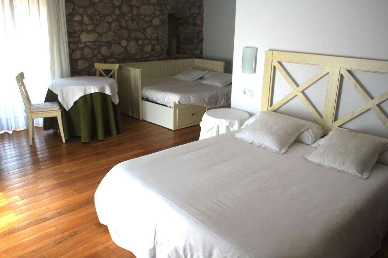 El Castell De La Pobla De Lillet (Adults Only) Villa ภายนอก รูปภาพ