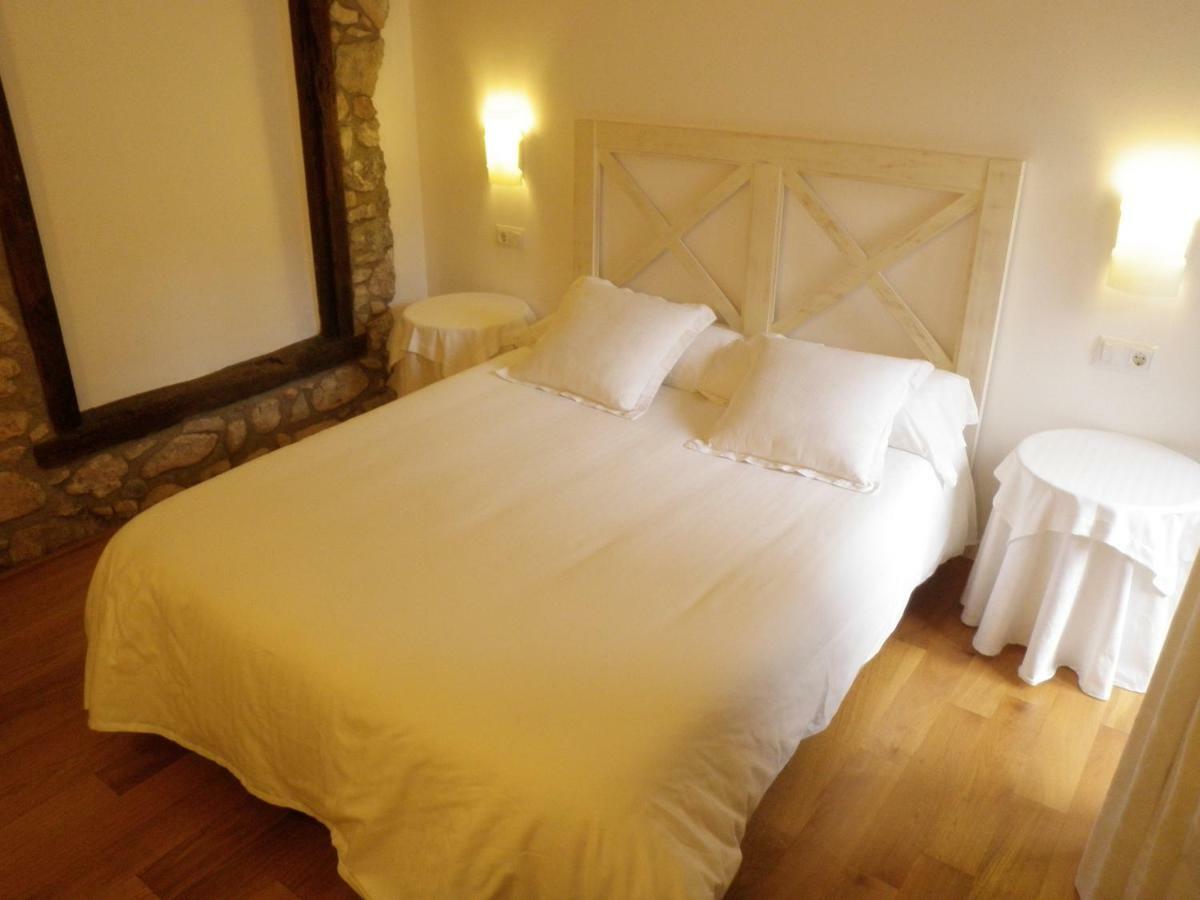 El Castell De La Pobla De Lillet (Adults Only) Villa ภายนอก รูปภาพ