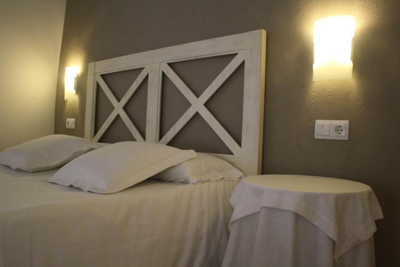 El Castell De La Pobla De Lillet (Adults Only) Villa ภายนอก รูปภาพ