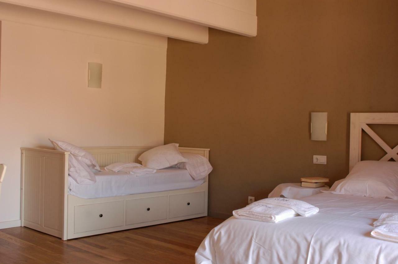 El Castell De La Pobla De Lillet (Adults Only) Villa ภายนอก รูปภาพ