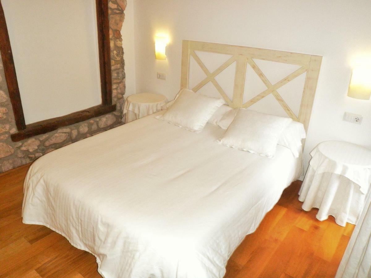 El Castell De La Pobla De Lillet (Adults Only) Villa ภายนอก รูปภาพ